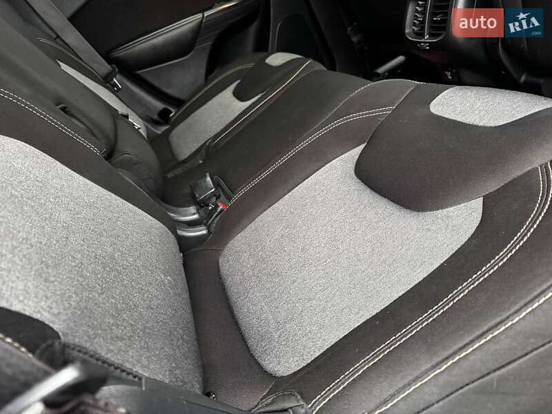 Позашляховик / Кросовер Jeep Cherokee 2015 в Охтирці