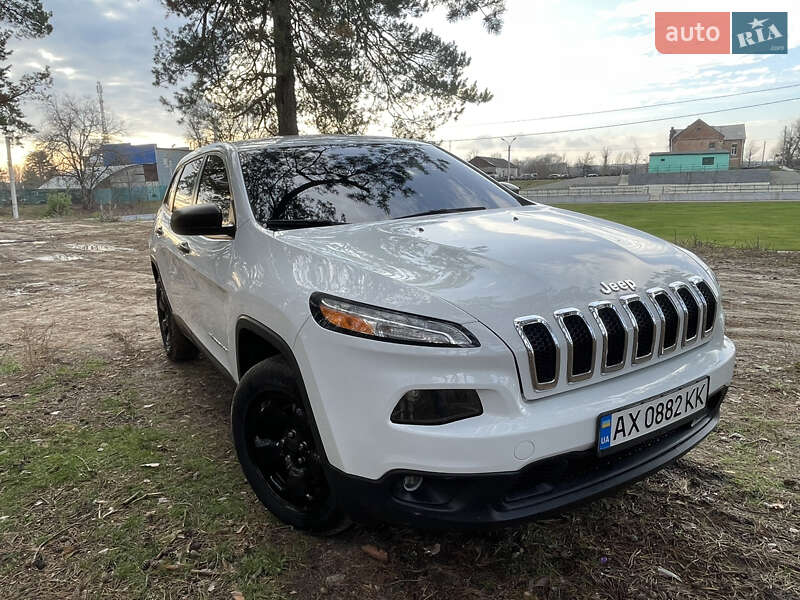 Внедорожник / Кроссовер Jeep Cherokee 2015 в Харькове