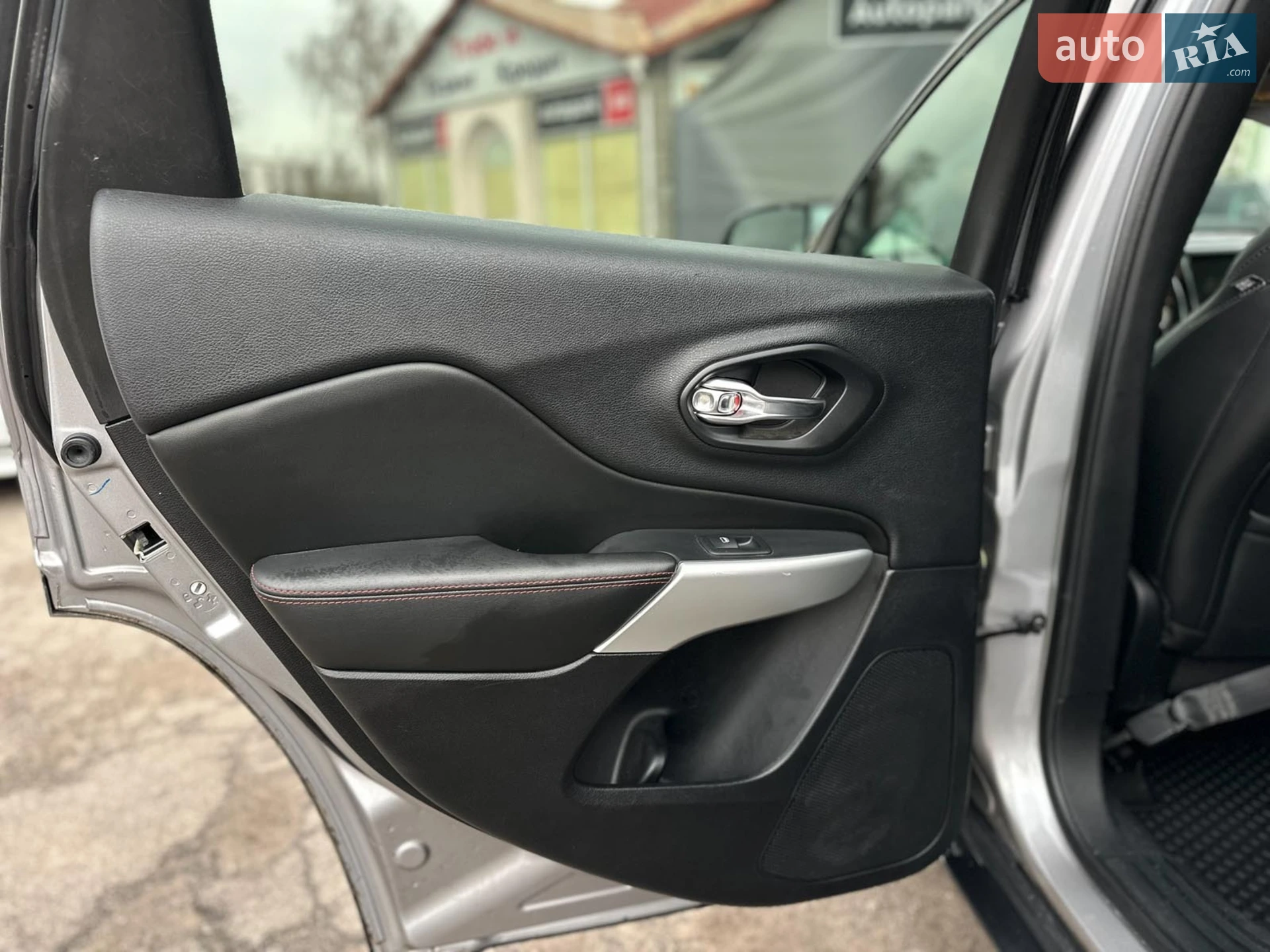2018 Jeep Cherokee - мініатюра 16