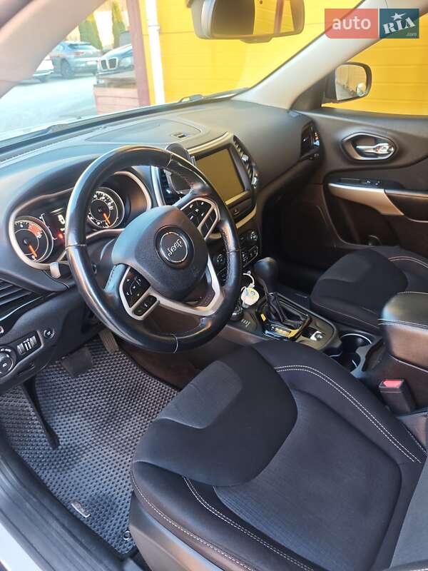 Внедорожник / Кроссовер Jeep Cherokee 2017 в Львове