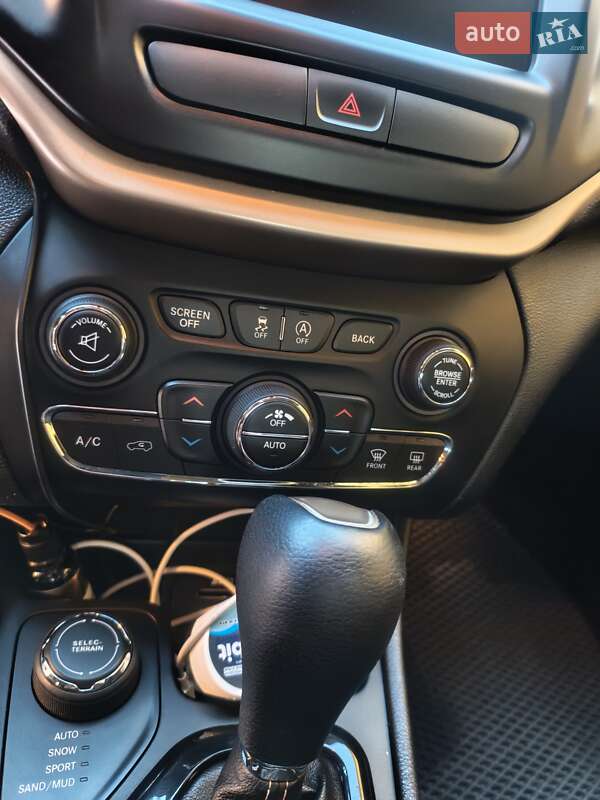 Внедорожник / Кроссовер Jeep Cherokee 2017 в Львове