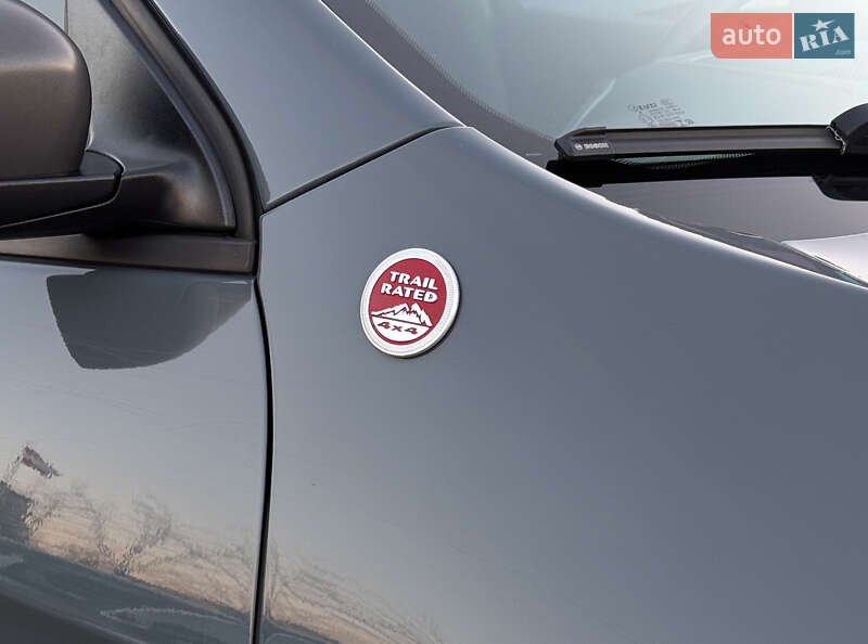 Внедорожник / Кроссовер Jeep Cherokee 2014 в Киеве