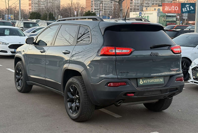 Внедорожник / Кроссовер Jeep Cherokee 2014 в Киеве