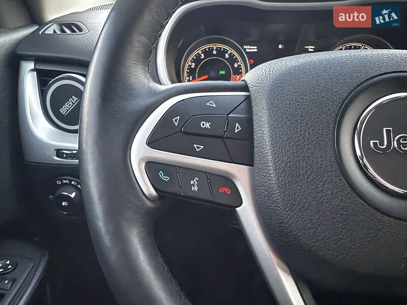 Внедорожник / Кроссовер Jeep Cherokee 2014 в Киеве