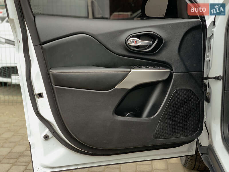 Внедорожник / Кроссовер Jeep Cherokee 2021 в Бердичеве