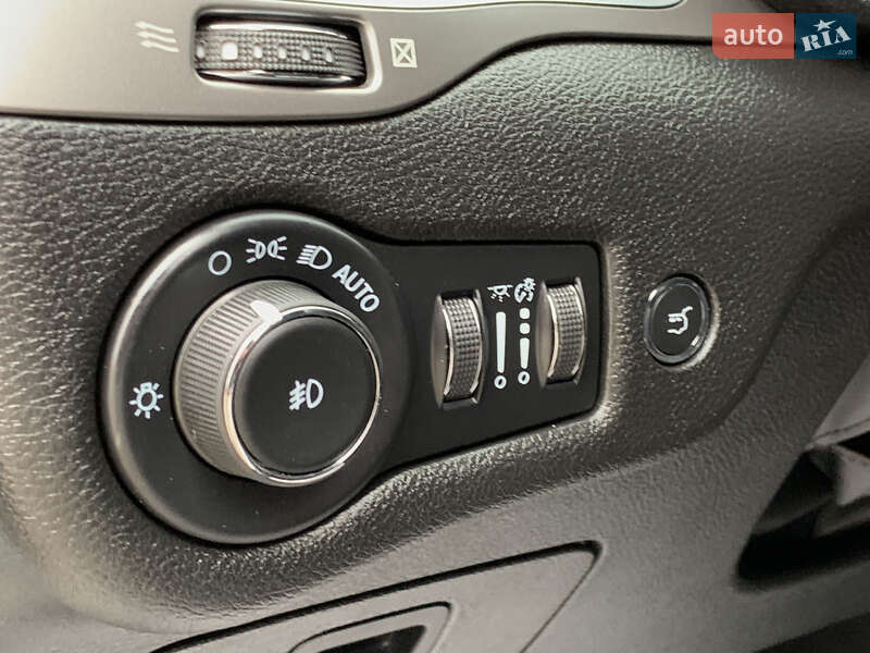 Внедорожник / Кроссовер Jeep Cherokee 2021 в Бердичеве