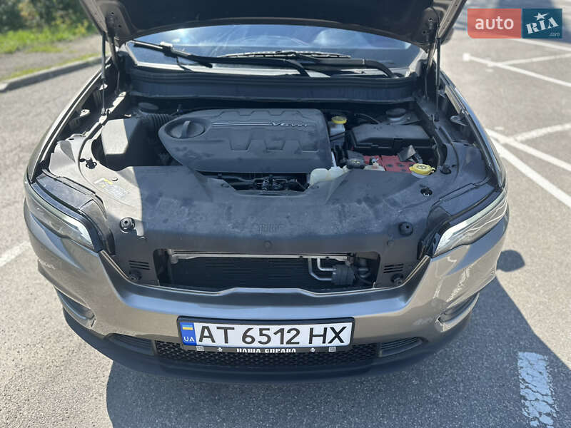 Внедорожник / Кроссовер Jeep Cherokee 2018 в Ивано-Франковске