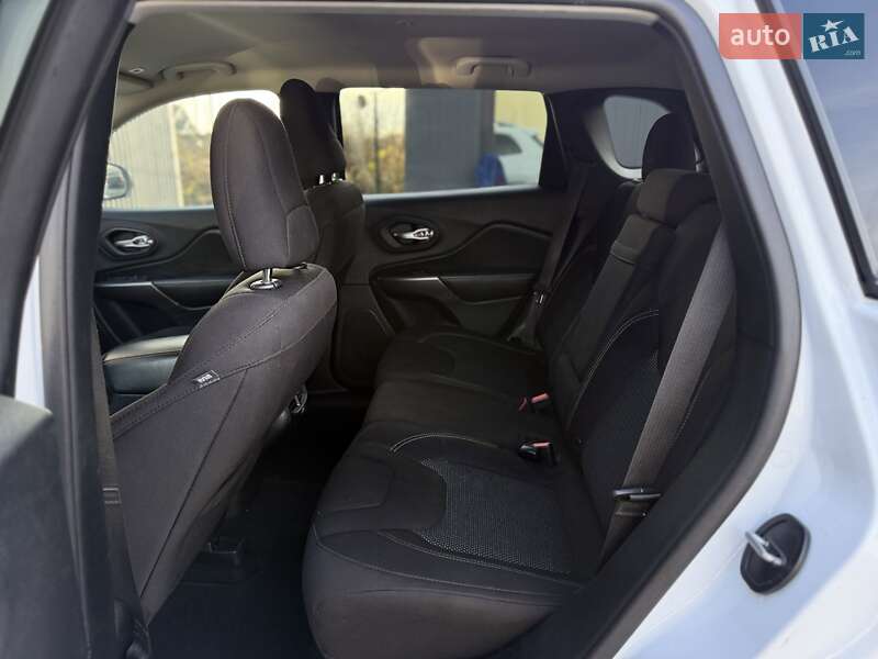 Внедорожник / Кроссовер Jeep Cherokee 2019 в Львове