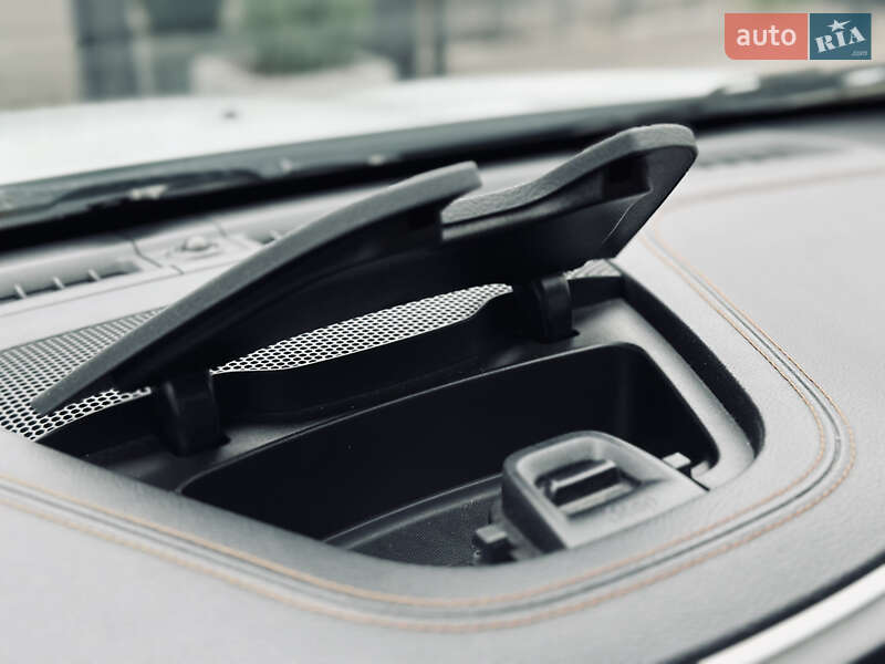 Внедорожник / Кроссовер Jeep Cherokee 2015 в Кременчуге