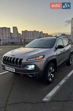 Внедорожник / Кроссовер Jeep Cherokee 2016 в Киеве