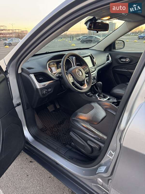 Внедорожник / Кроссовер Jeep Cherokee 2016 в Киеве фото 14 Внедорожник / Кроссовер Jeep Cherokee 2016 в Киеве