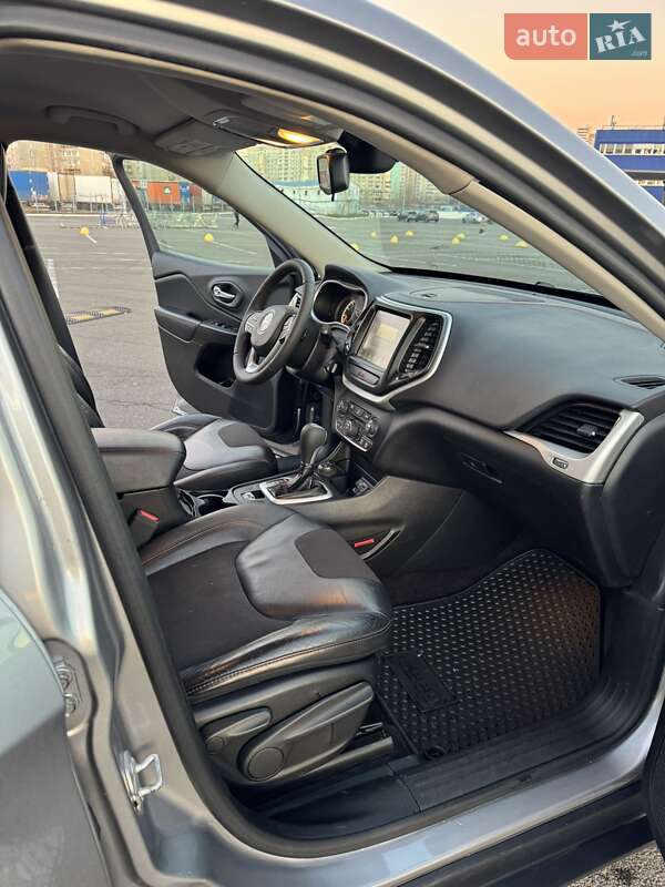 Внедорожник / Кроссовер Jeep Cherokee 2016 в Киеве фото 19 Внедорожник / Кроссовер Jeep Cherokee 2016 в Киеве