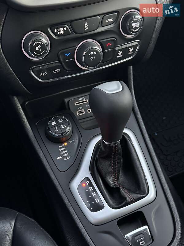 Внедорожник / Кроссовер Jeep Cherokee 2016 в Киеве фото 24 Внедорожник / Кроссовер Jeep Cherokee 2016 в Киеве