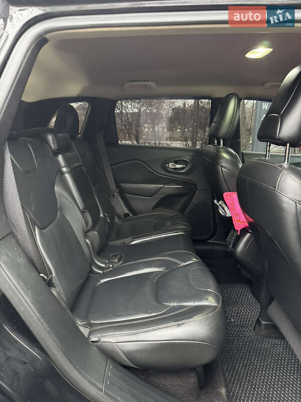 Внедорожник / Кроссовер Jeep Cherokee 2016 в Коростене