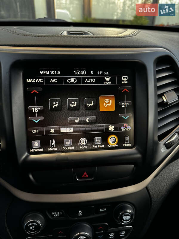 Внедорожник / Кроссовер Jeep Cherokee 2016 в Киеве