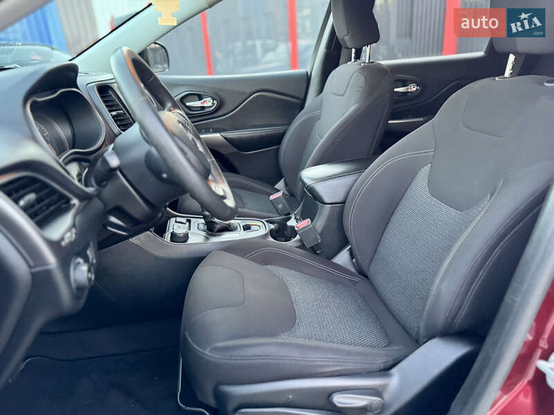 Позашляховик / Кросовер Jeep Cherokee 2019 в Львові