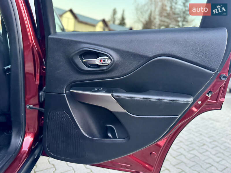 Позашляховик / Кросовер Jeep Cherokee 2019 в Львові