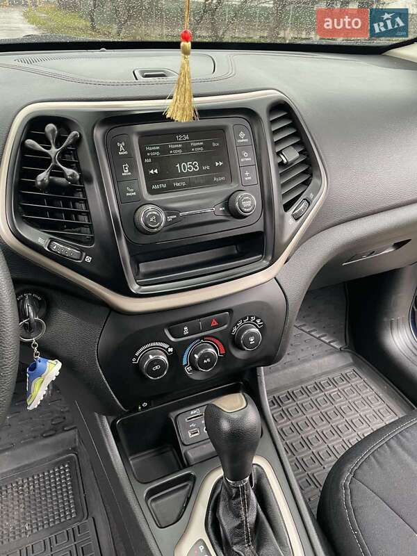 Позашляховик / Кросовер Jeep Cherokee 2017 в Богородчанах