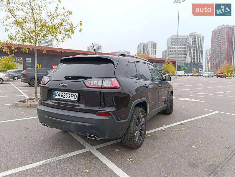 Внедорожник / Кроссовер Jeep Cherokee 2021 в Киеве