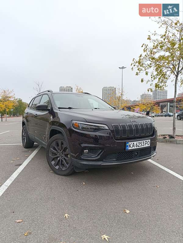 Внедорожник / Кроссовер Jeep Cherokee 2021 в Киеве