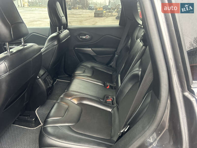 Позашляховик / Кросовер Jeep Cherokee 2020 в Переяславі