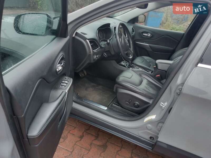 Позашляховик / Кросовер Jeep Cherokee 2019 в Рівному фото 8 Позашляховик / Кросовер Jeep Cherokee 2019 в Рівному