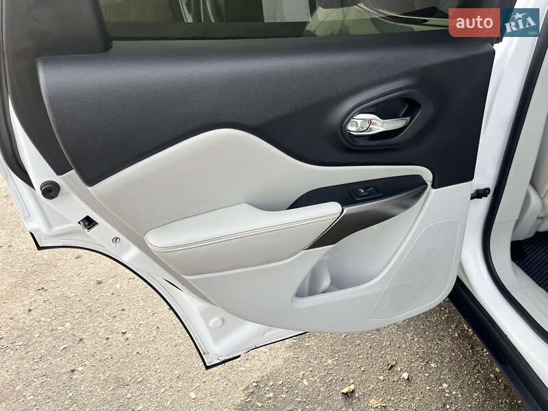 Внедорожник / Кроссовер Jeep Cherokee 2020 в Харькове