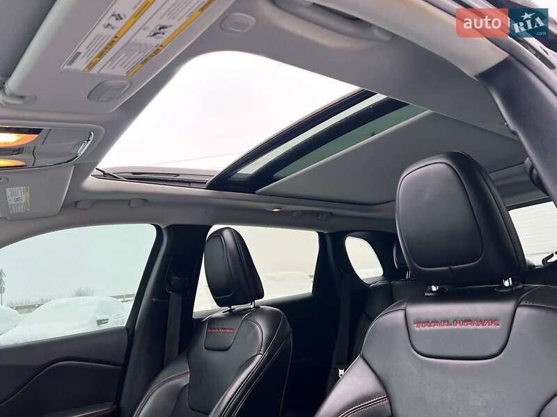 Внедорожник / Кроссовер Jeep Cherokee 2019 в Львове фото 36 Внедорожник / Кроссовер Jeep Cherokee 2019 в Львове