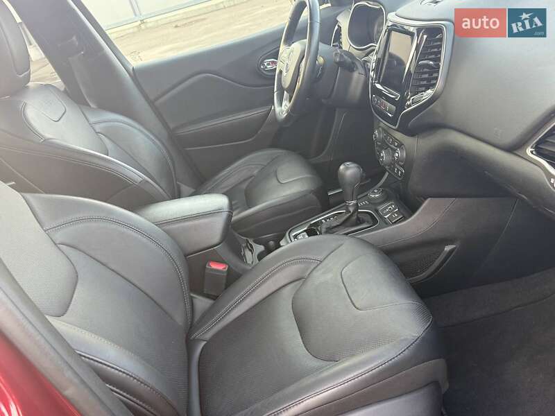 Позашляховик / Кросовер Jeep Cherokee 2021 в Києві