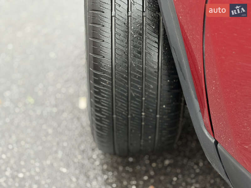 Внедорожник / Кроссовер Jeep Cherokee 2015 в Виннице