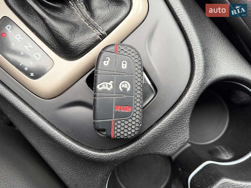 Внедорожник / Кроссовер Jeep Cherokee 2015 в Виннице