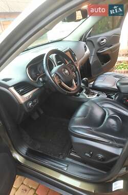 Внедорожник / Кроссовер Jeep Cherokee 2015 в Сумах