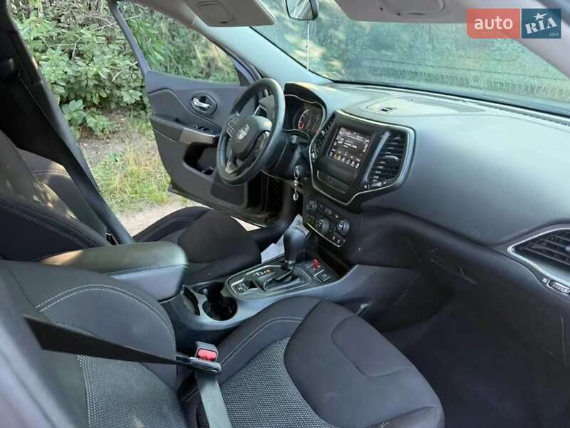 Внедорожник / Кроссовер Jeep Cherokee 2018 в Гайвороне