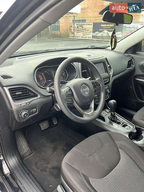 Позашляховик / Кросовер Jeep Cherokee 2019 в Лубнах