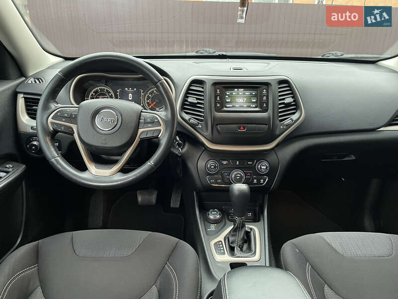 Внедорожник / Кроссовер Jeep Cherokee 2014 в Лубнах