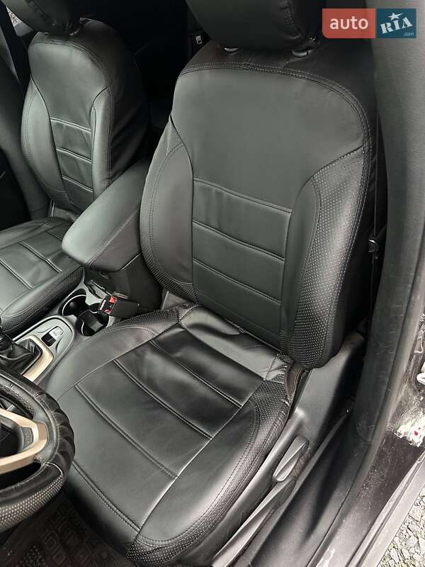 Позашляховик / Кросовер Jeep Cherokee 2014 в Житомирі