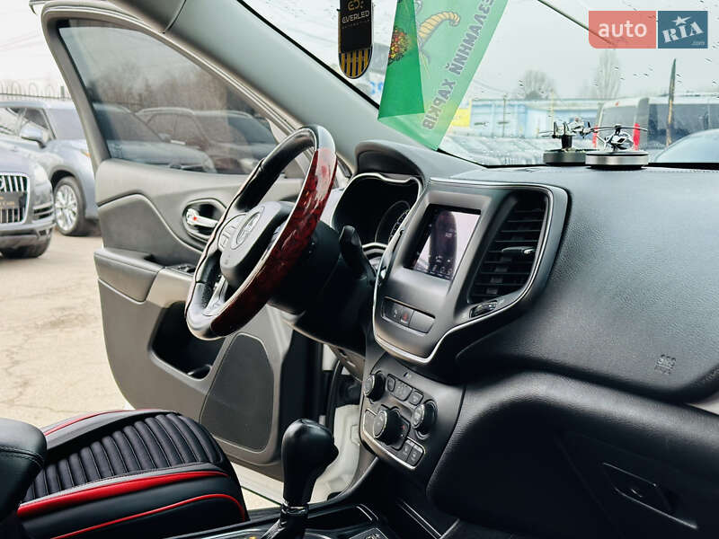 Внедорожник / Кроссовер Jeep Cherokee 2018 в Харькове