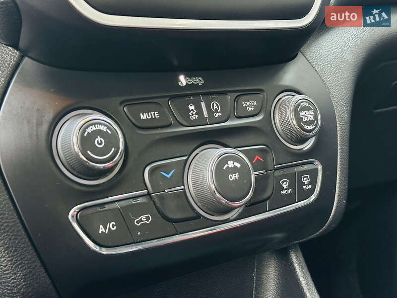 Внедорожник / Кроссовер Jeep Cherokee 2018 в Харькове