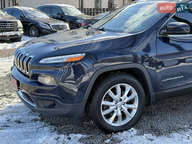 Позашляховик / Кросовер Jeep Cherokee 2015 в Стрию