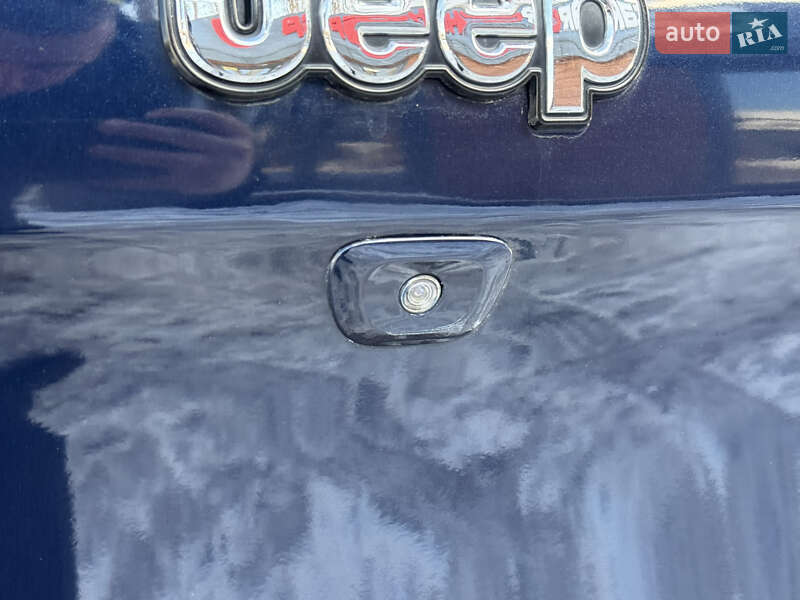 Позашляховик / Кросовер Jeep Cherokee 2015 в Стрию