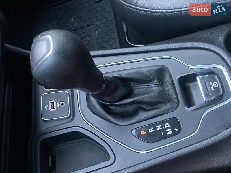 Позашляховик / Кросовер Jeep Cherokee 2020 в Львові