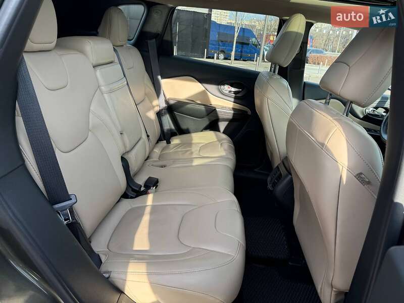 Внедорожник / Кроссовер Jeep Cherokee 2015 в Киеве фото 10 Внедорожник / Кроссовер Jeep Cherokee 2015 в Киеве