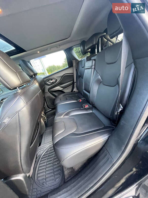 Внедорожник / Кроссовер Jeep Cherokee 2018 в Луцке