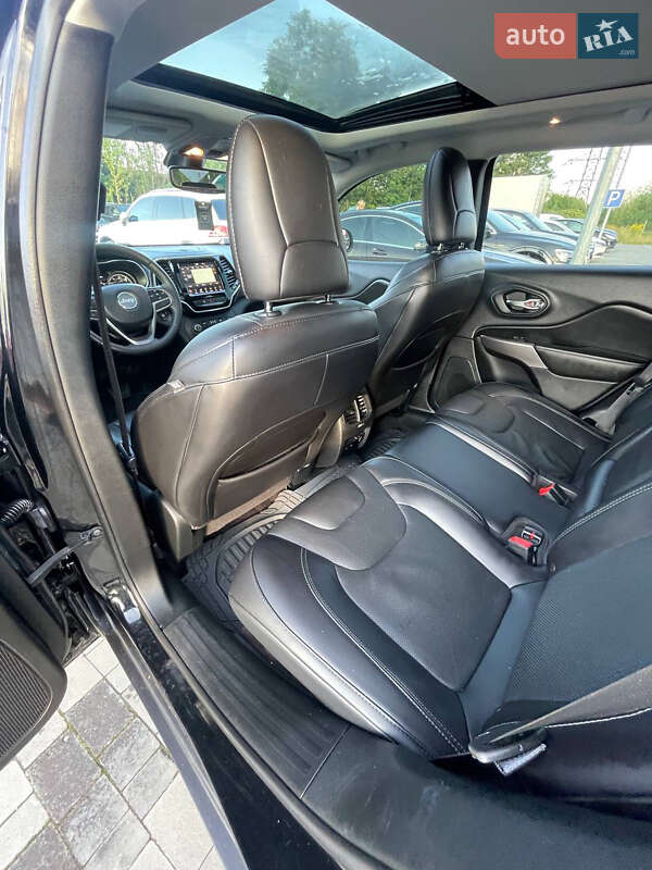 Внедорожник / Кроссовер Jeep Cherokee 2018 в Луцке