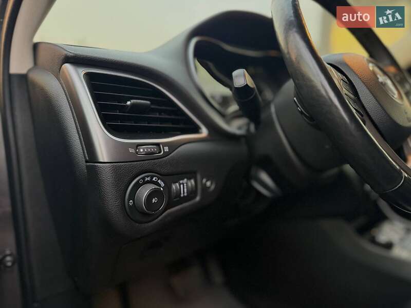 Позашляховик / Кросовер Jeep Cherokee 2018 в Львові