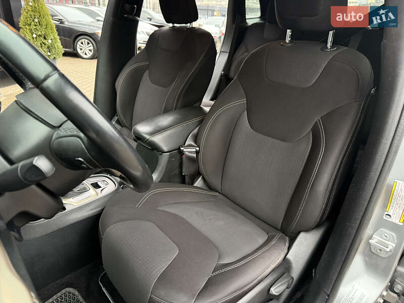 Позашляховик / Кросовер Jeep Cherokee 2015 в Києві фото 15 Позашляховик / Кросовер Jeep Cherokee 2015 в Києві