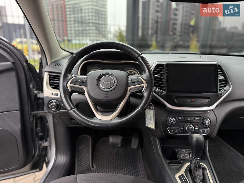 Позашляховик / Кросовер Jeep Cherokee 2015 в Києві фото 23 Позашляховик / Кросовер Jeep Cherokee 2015 в Києві