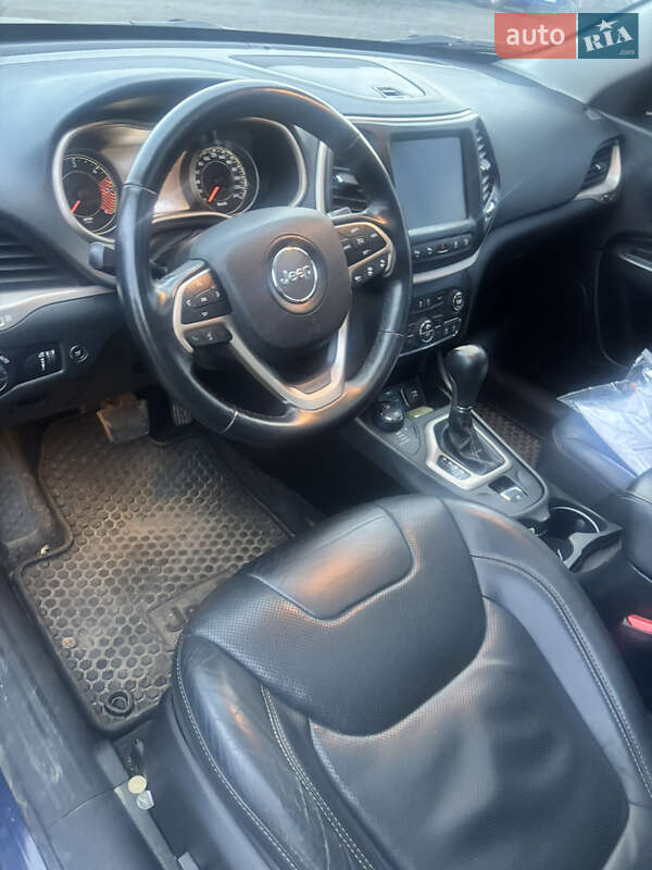 Позашляховик / Кросовер Jeep Cherokee 2015 в Білгороді-Дністровському фото 10 Позашляховик / Кросовер Jeep Cherokee 2015 в Білгороді-Дністровському