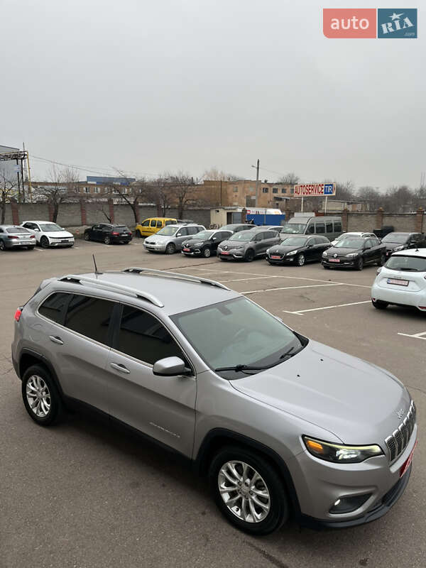Внедорожник / Кроссовер Jeep Cherokee 2019 в Ровно
