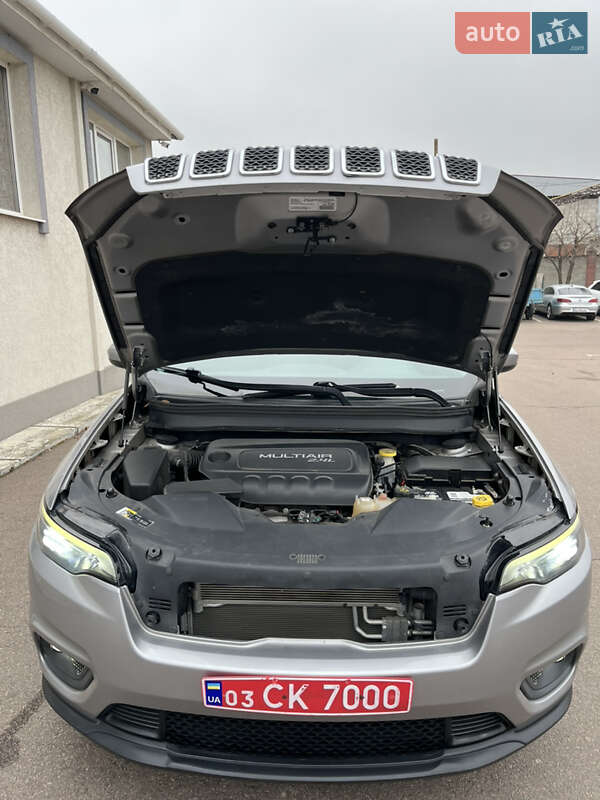 Внедорожник / Кроссовер Jeep Cherokee 2019 в Ровно